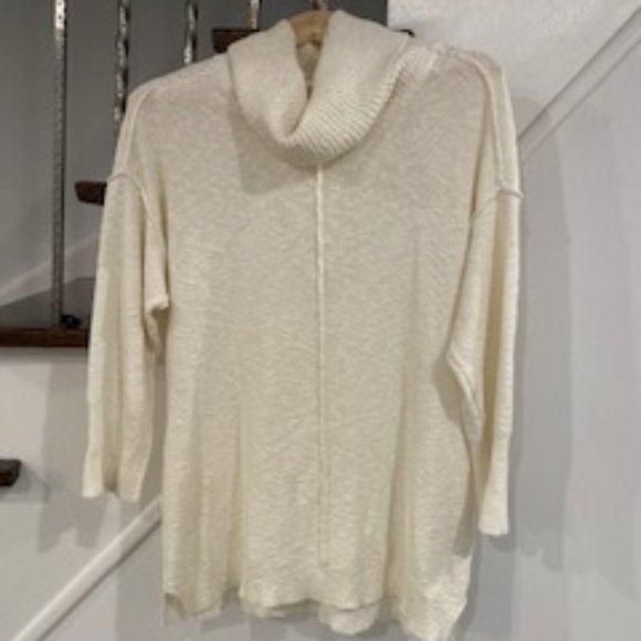 Clearout-EUC Two by Vince Camuto 3/4 sleeve creat tunic in size M - Picture 10 of 11